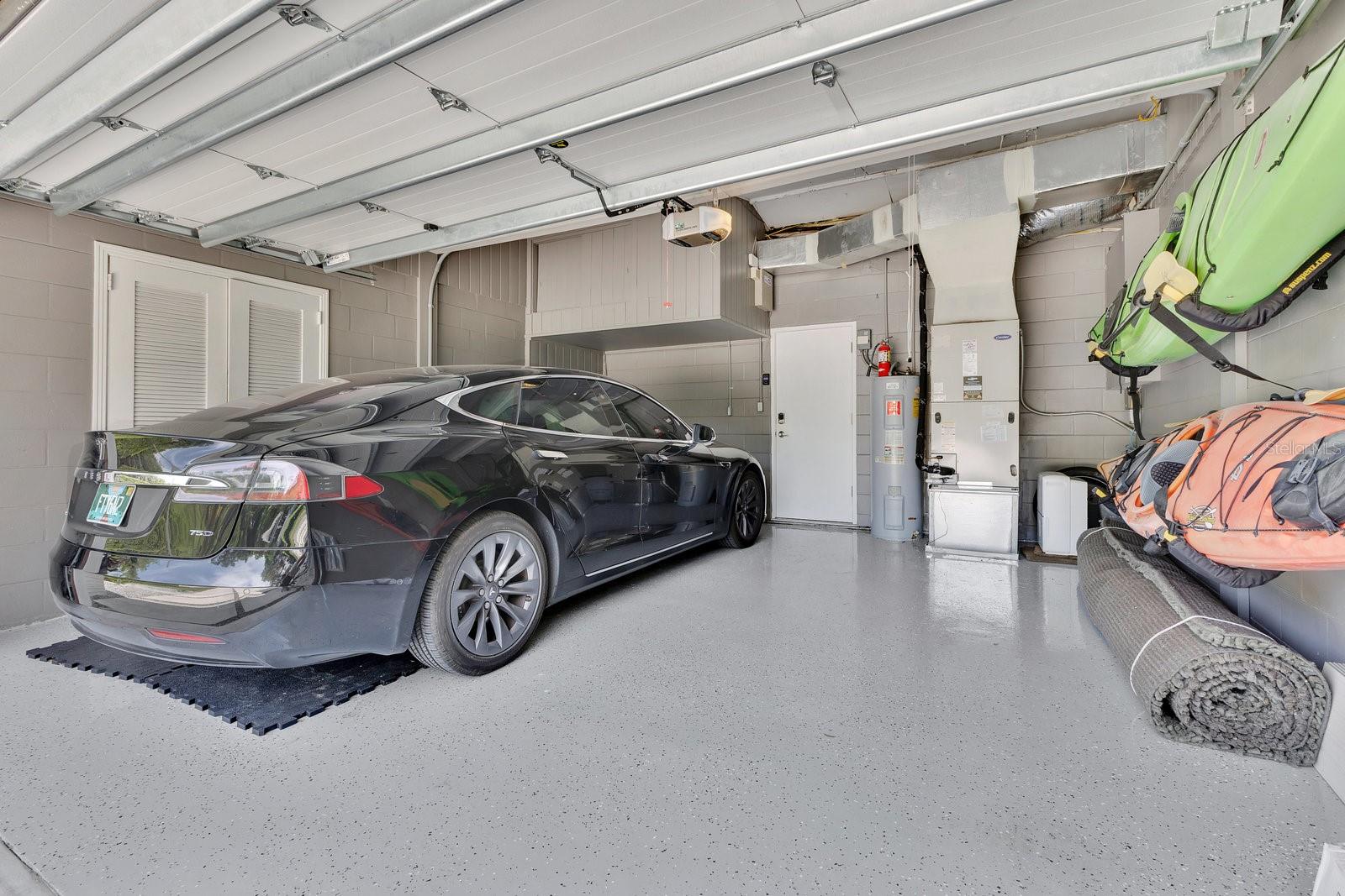 Image 46 of 66 For 2525 Venetian Way