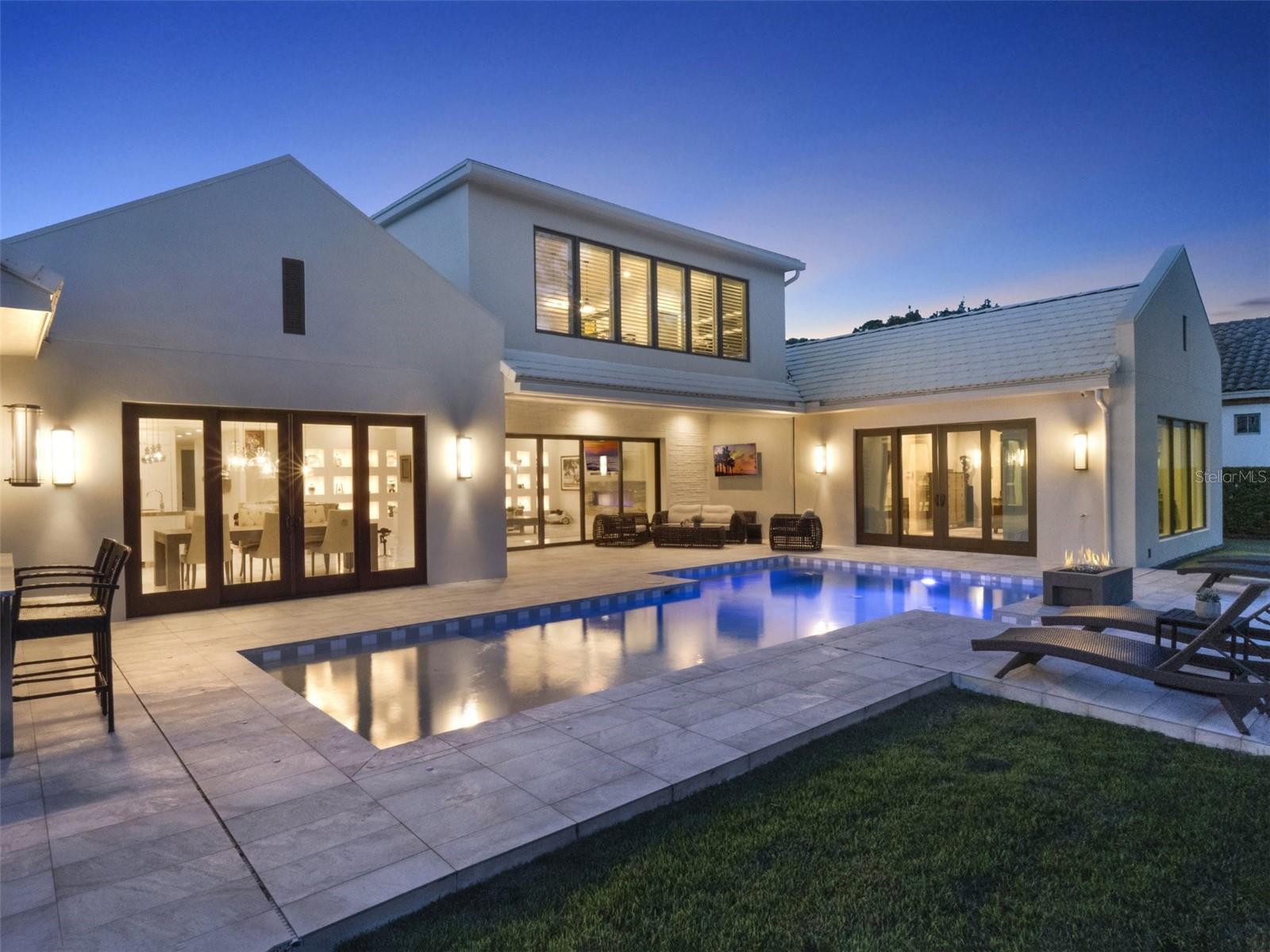 Image 3 of 100 For 9364 Thurloe Place