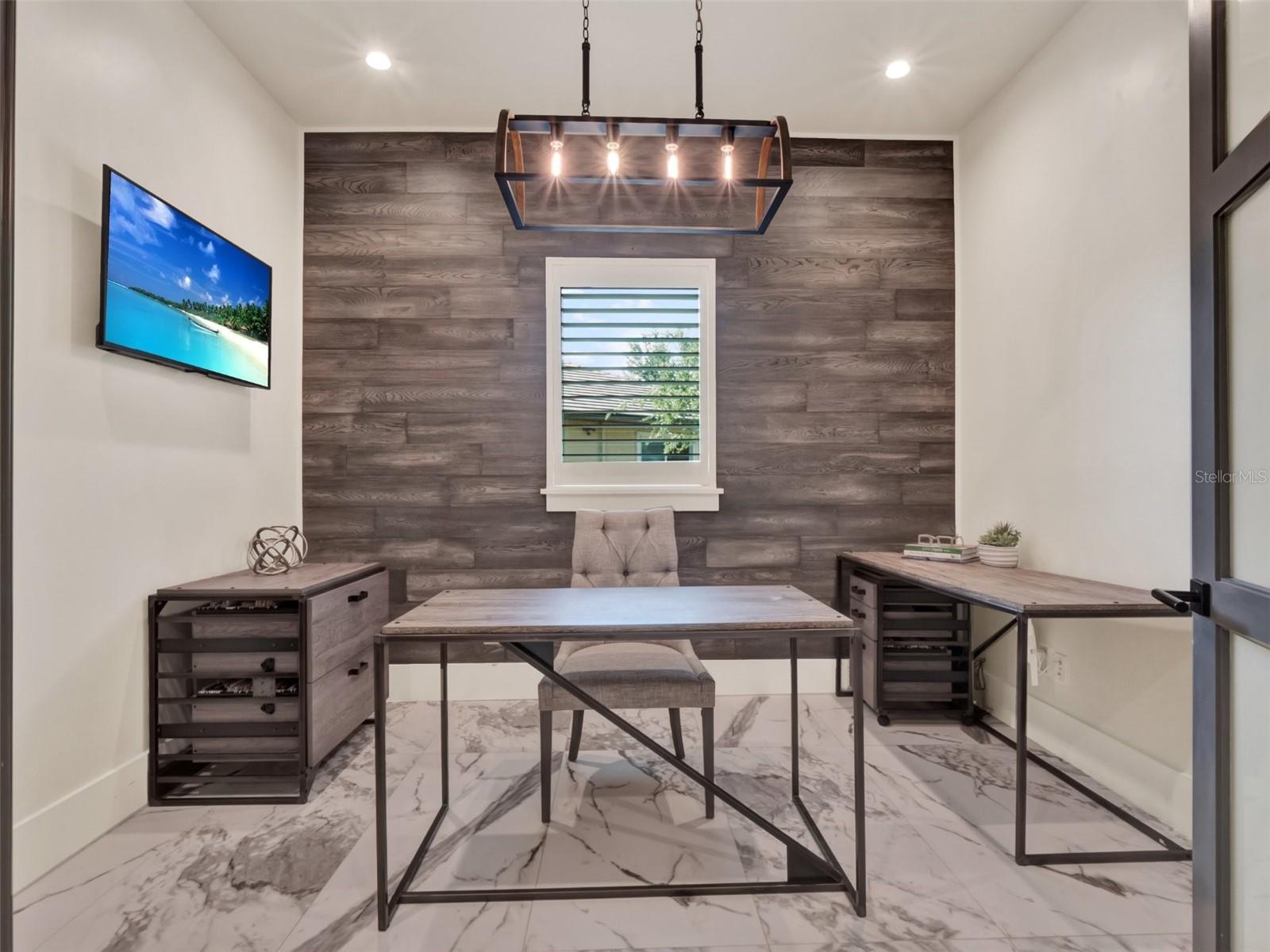 Image 42 of 100 For 9364 Thurloe Place