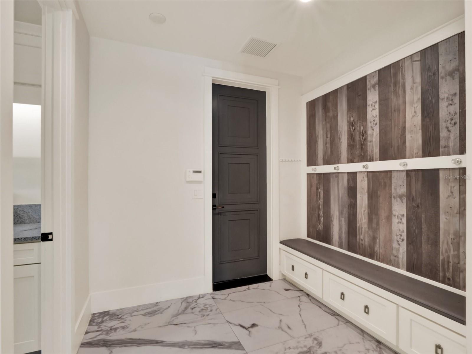Image 45 of 100 For 9364 Thurloe Place