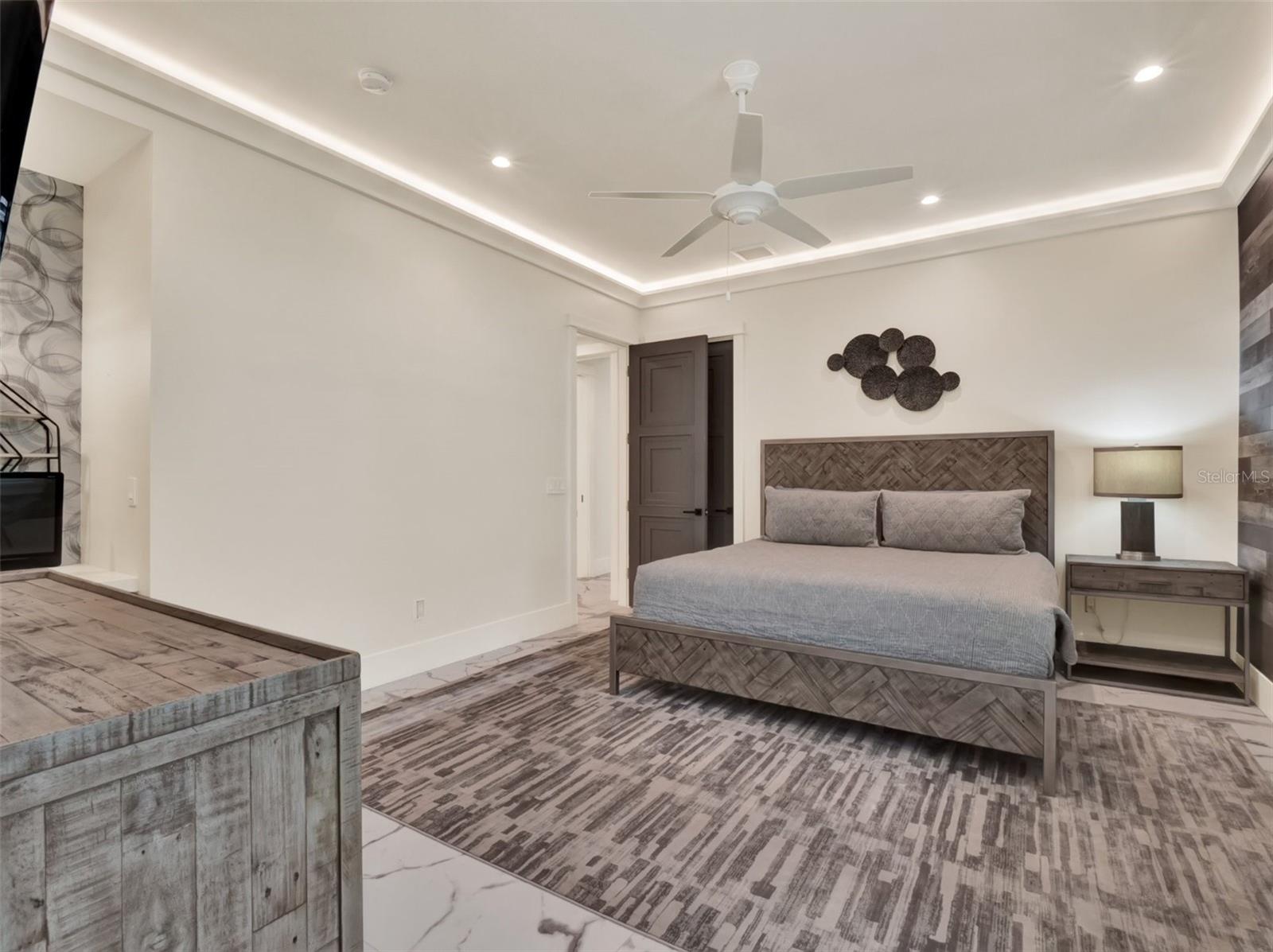Image 61 of 100 For 9364 Thurloe Place