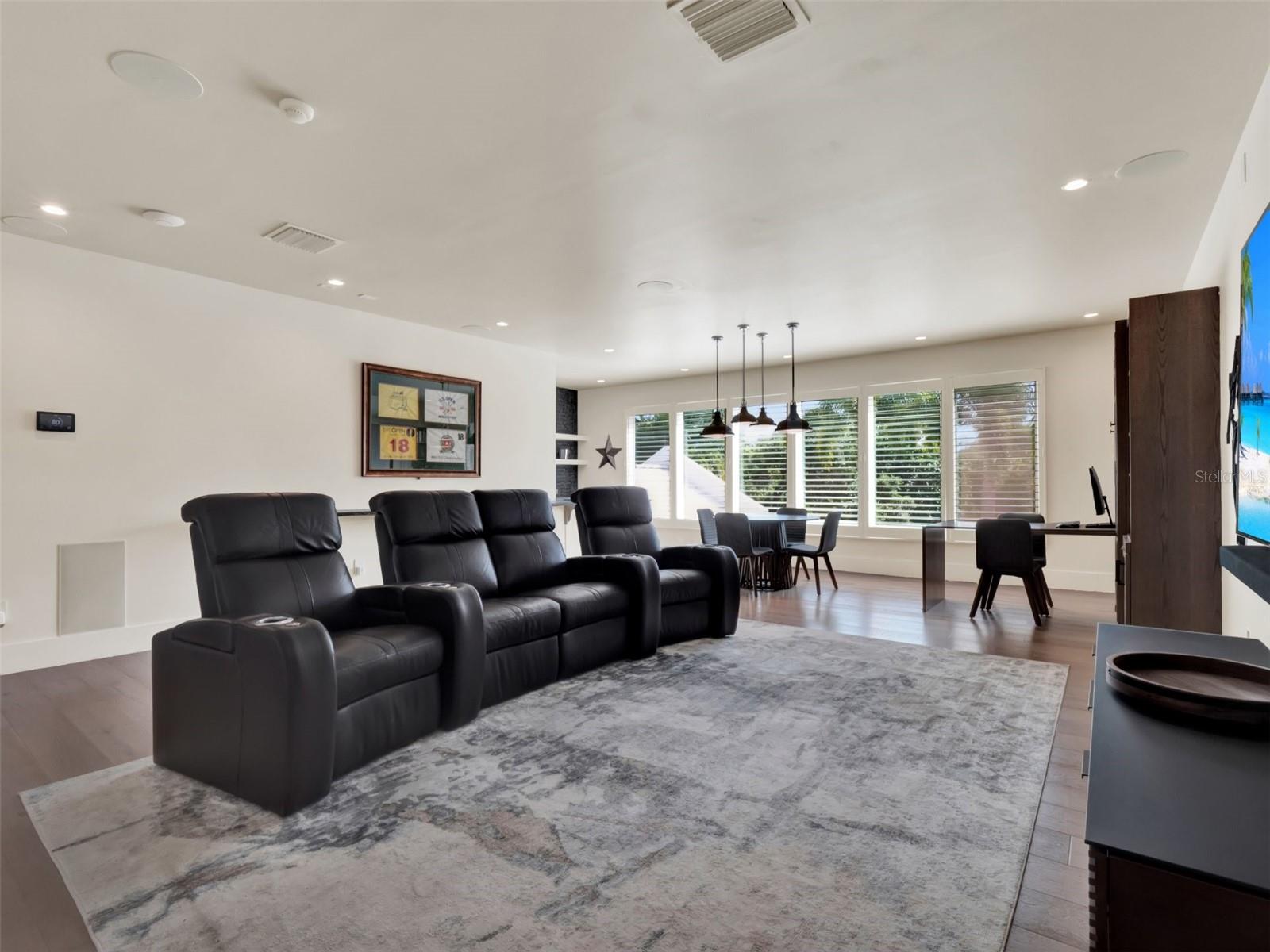 Image 67 of 100 For 9364 Thurloe Place