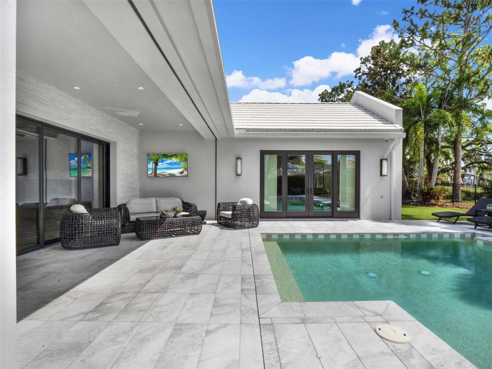Image 75 of 100 For 9364 Thurloe Place