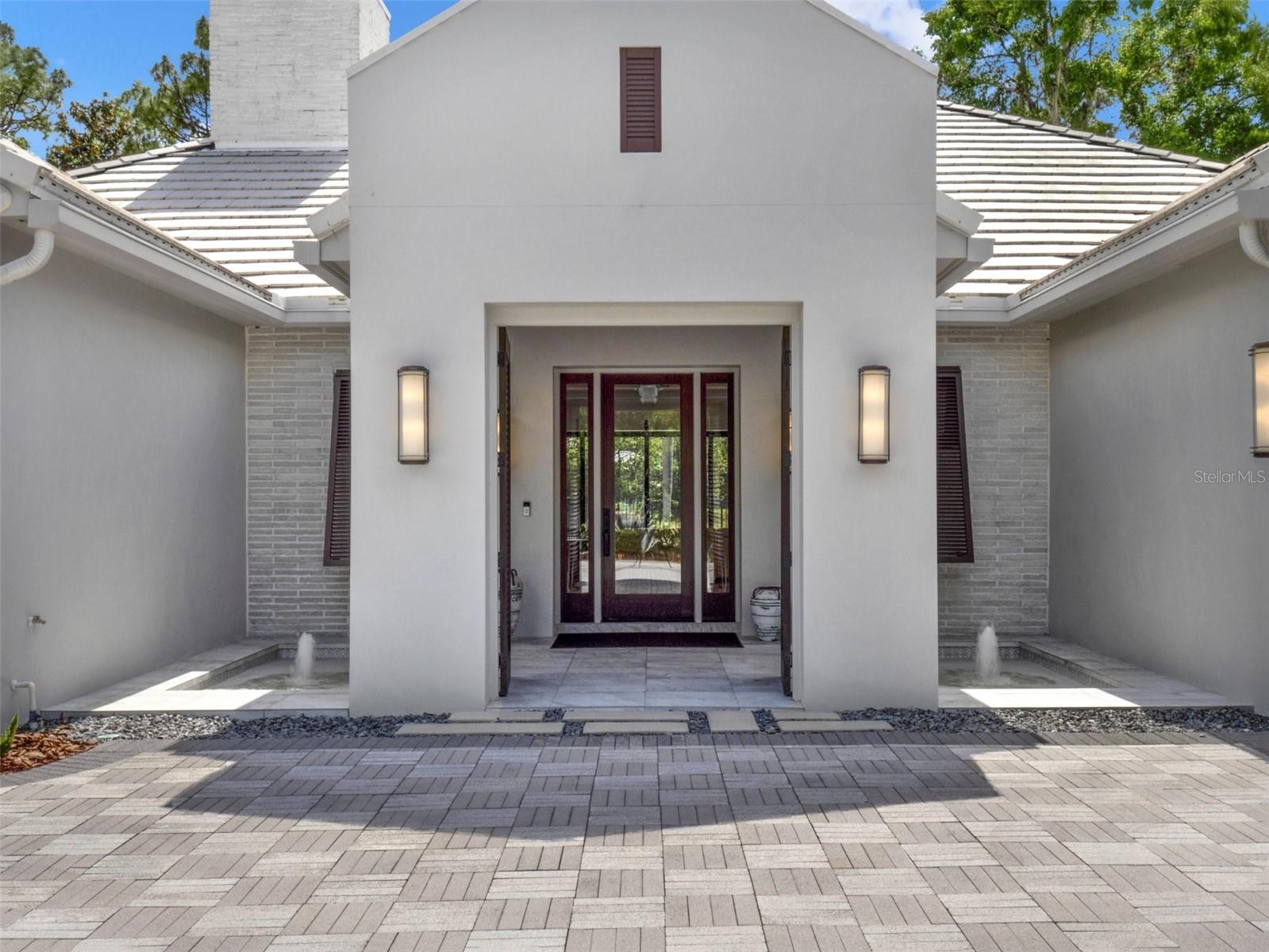 Image 8 of 100 For 9364 Thurloe Place