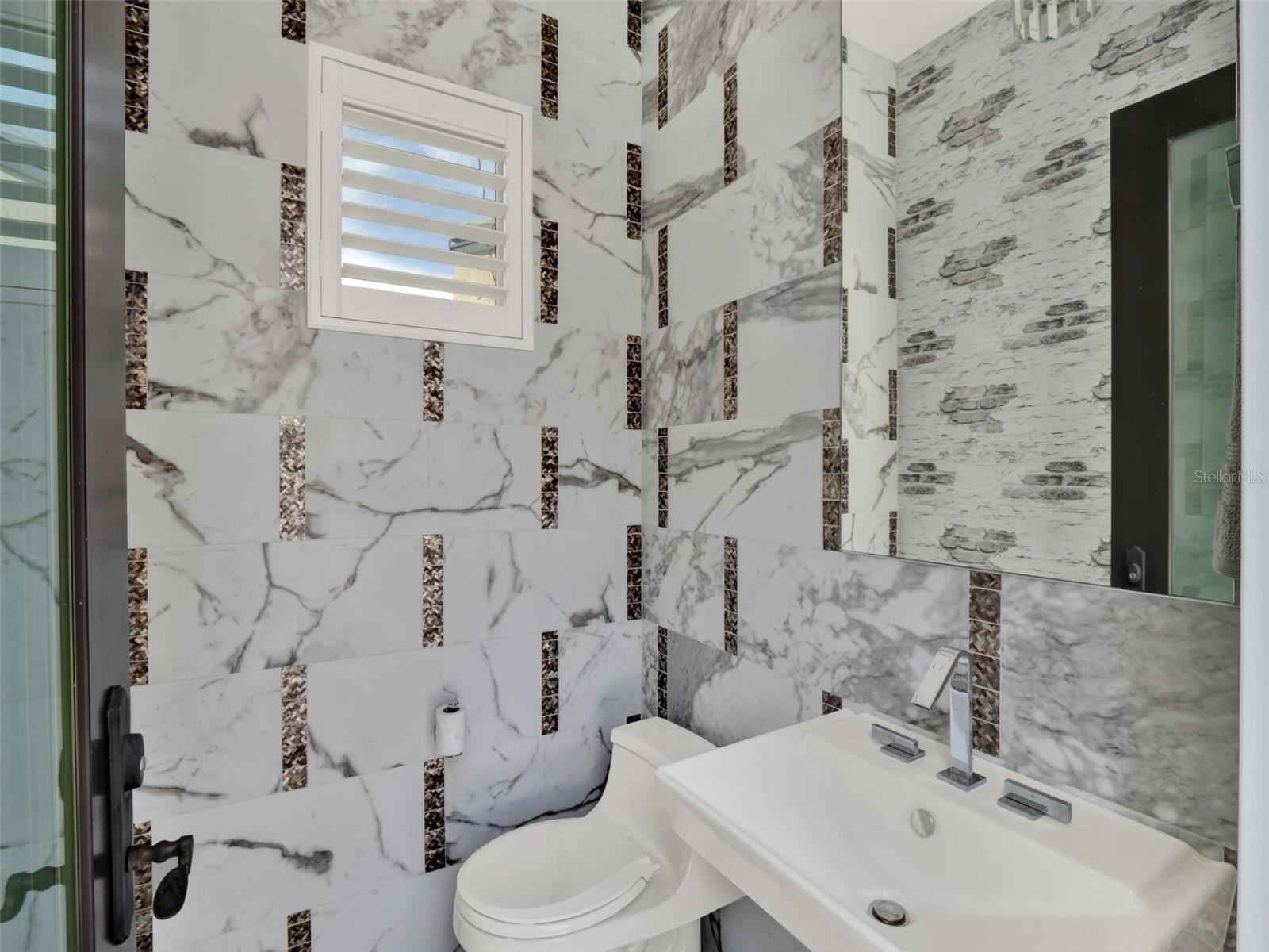 Image 81 of 100 For 9364 Thurloe Place