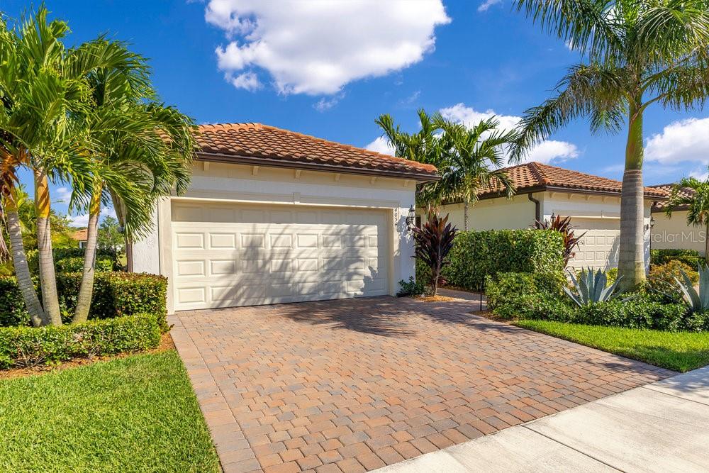Image 3 of 51 For 4054 Basket Oak Circle