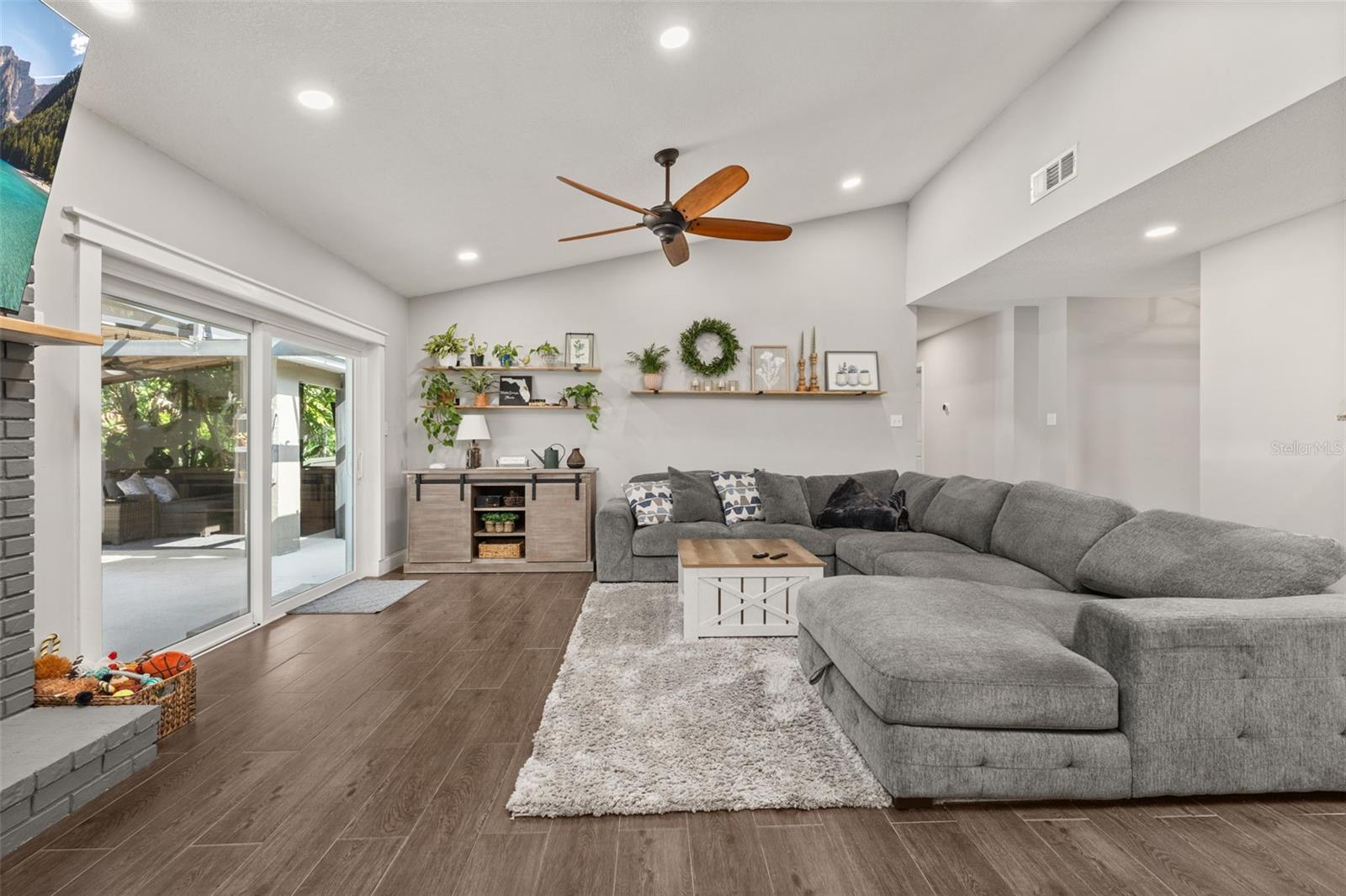 Image 10 of 98 For 694 Tuscora Drive