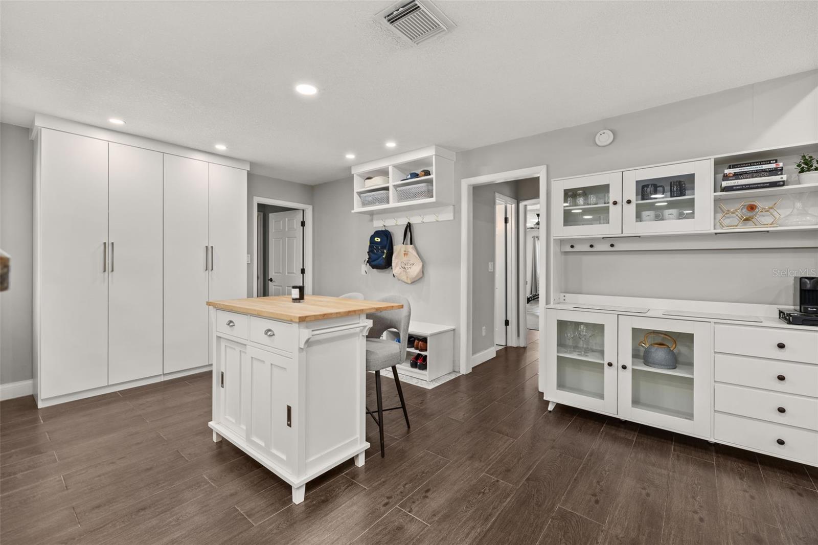 Image 22 of 98 For 694 Tuscora Drive