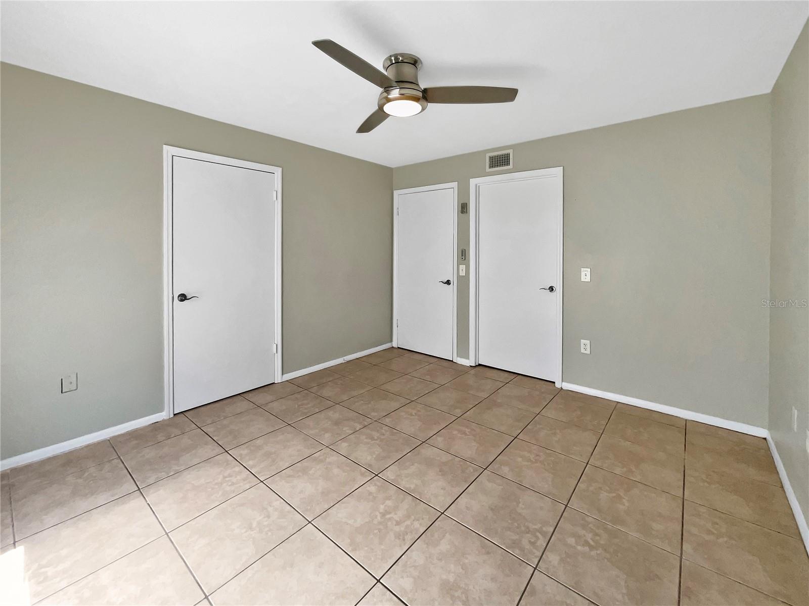 Image 10 of 28 For 9481 Highland Oak Drive 609