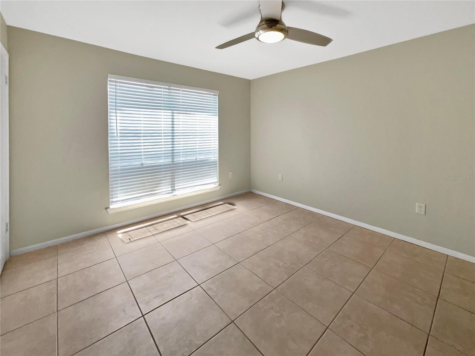 Image 11 of 28 For 9481 Highland Oak Drive 609