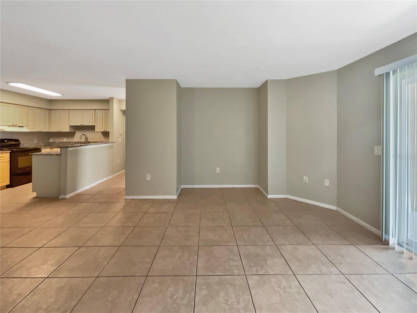 Image 14 of 28 For 9481 Highland Oak Drive 609