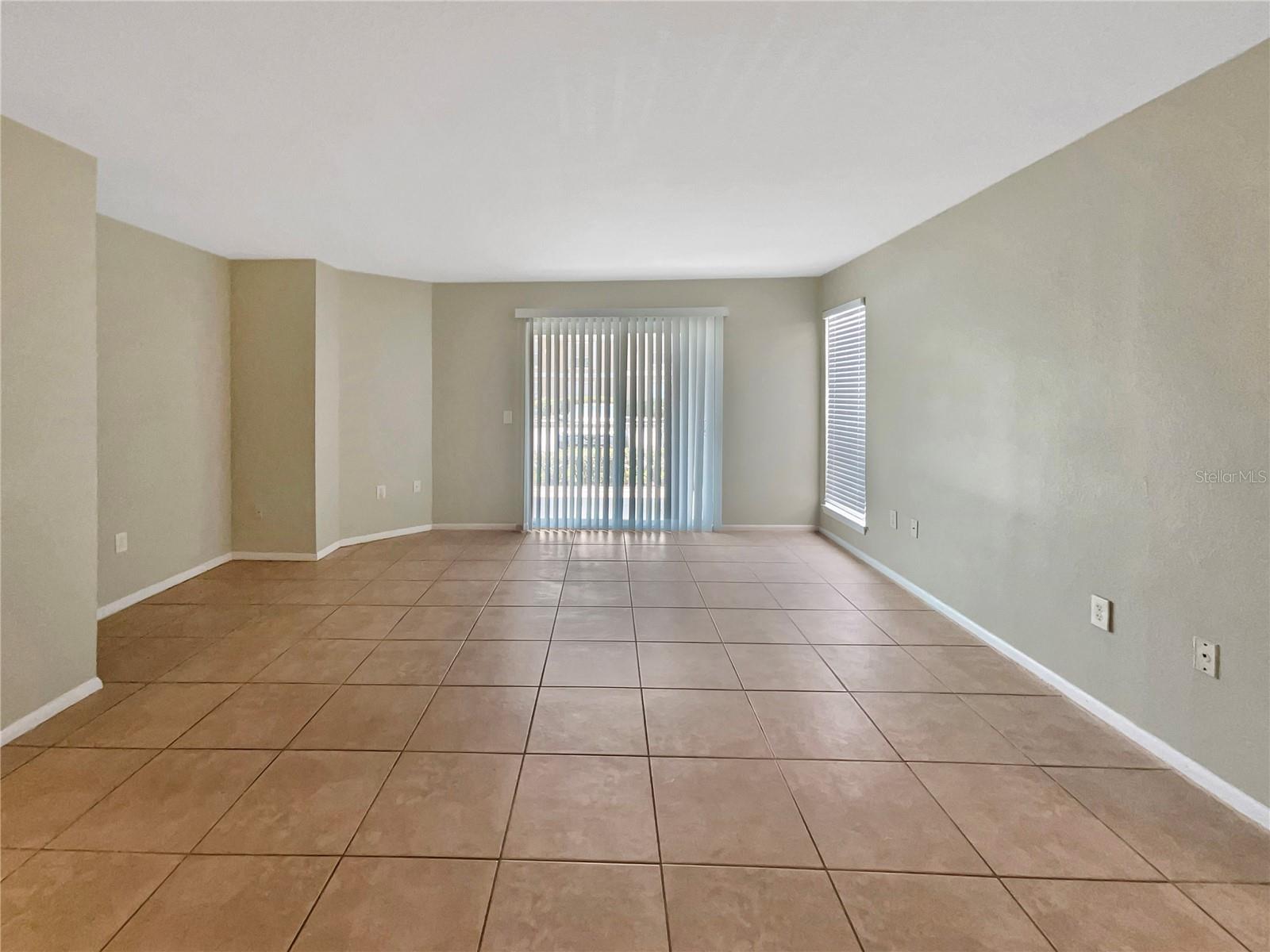 Image 15 of 28 For 9481 Highland Oak Drive 609