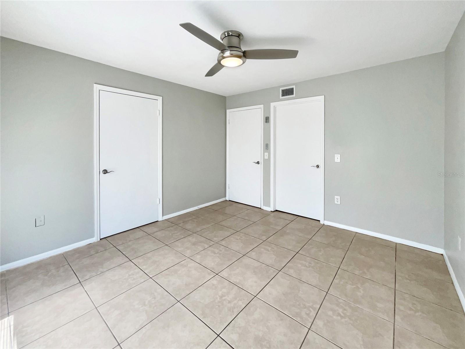 Image 19 of 28 For 9481 Highland Oak Drive 609