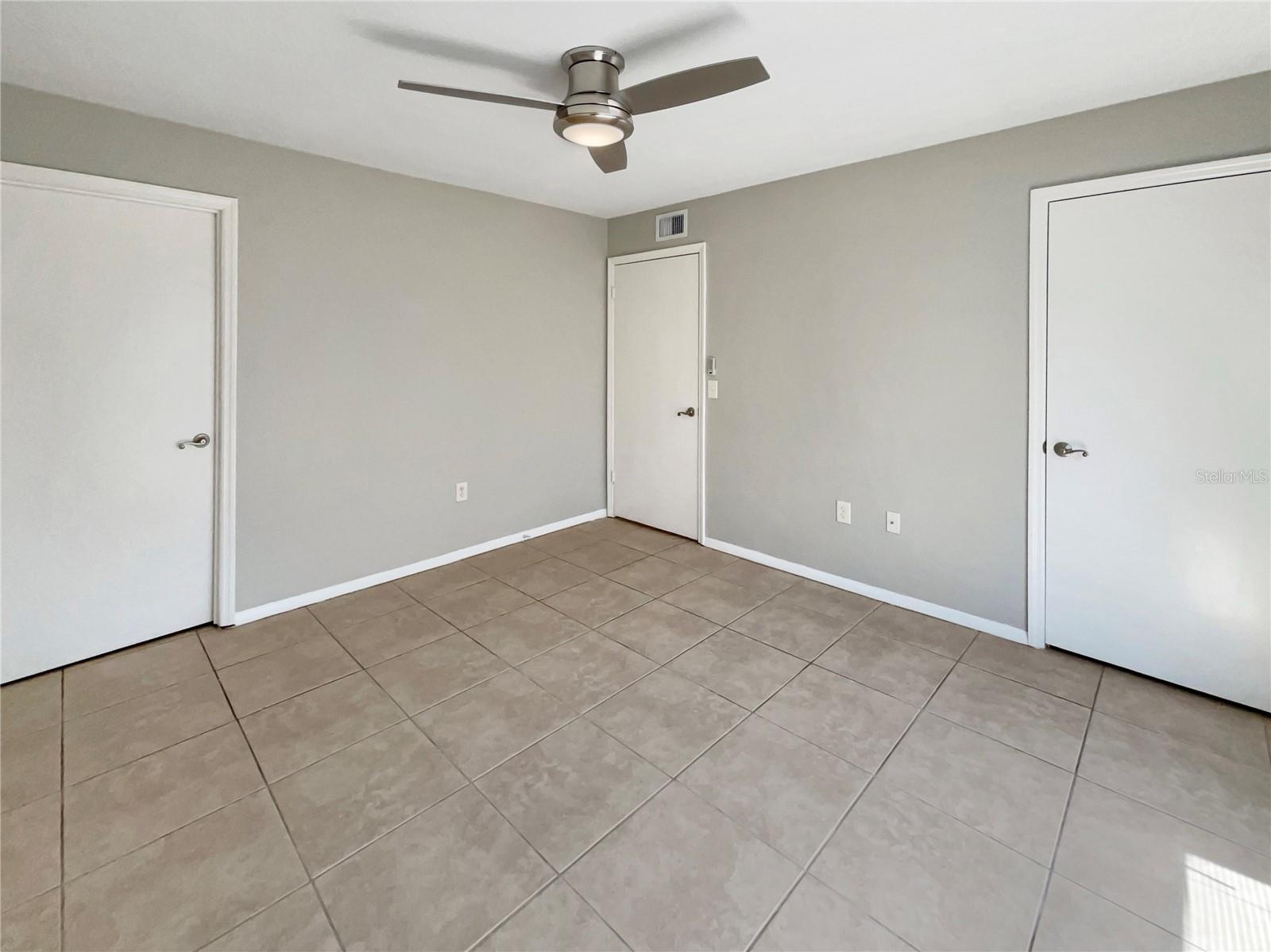 Image 21 of 28 For 9481 Highland Oak Drive 609