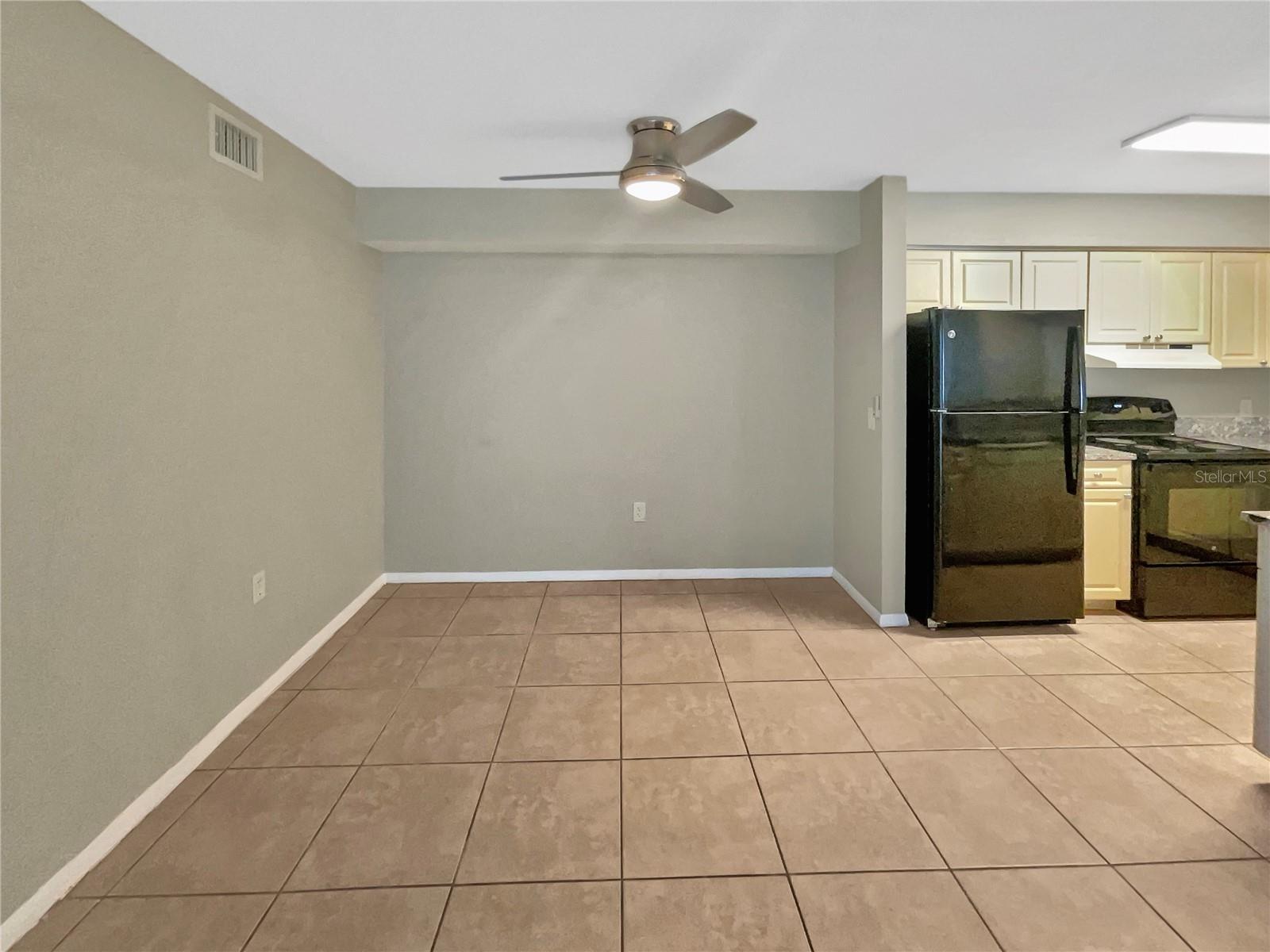 Image 6 of 28 For 9481 Highland Oak Drive 609