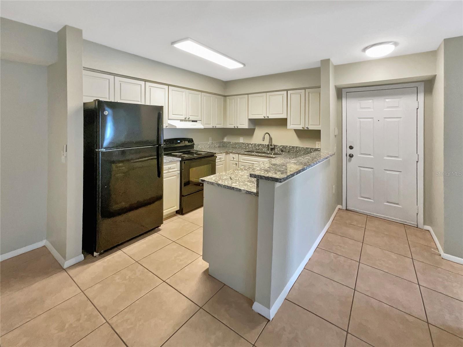 Image 7 of 28 For 9481 Highland Oak Drive 609