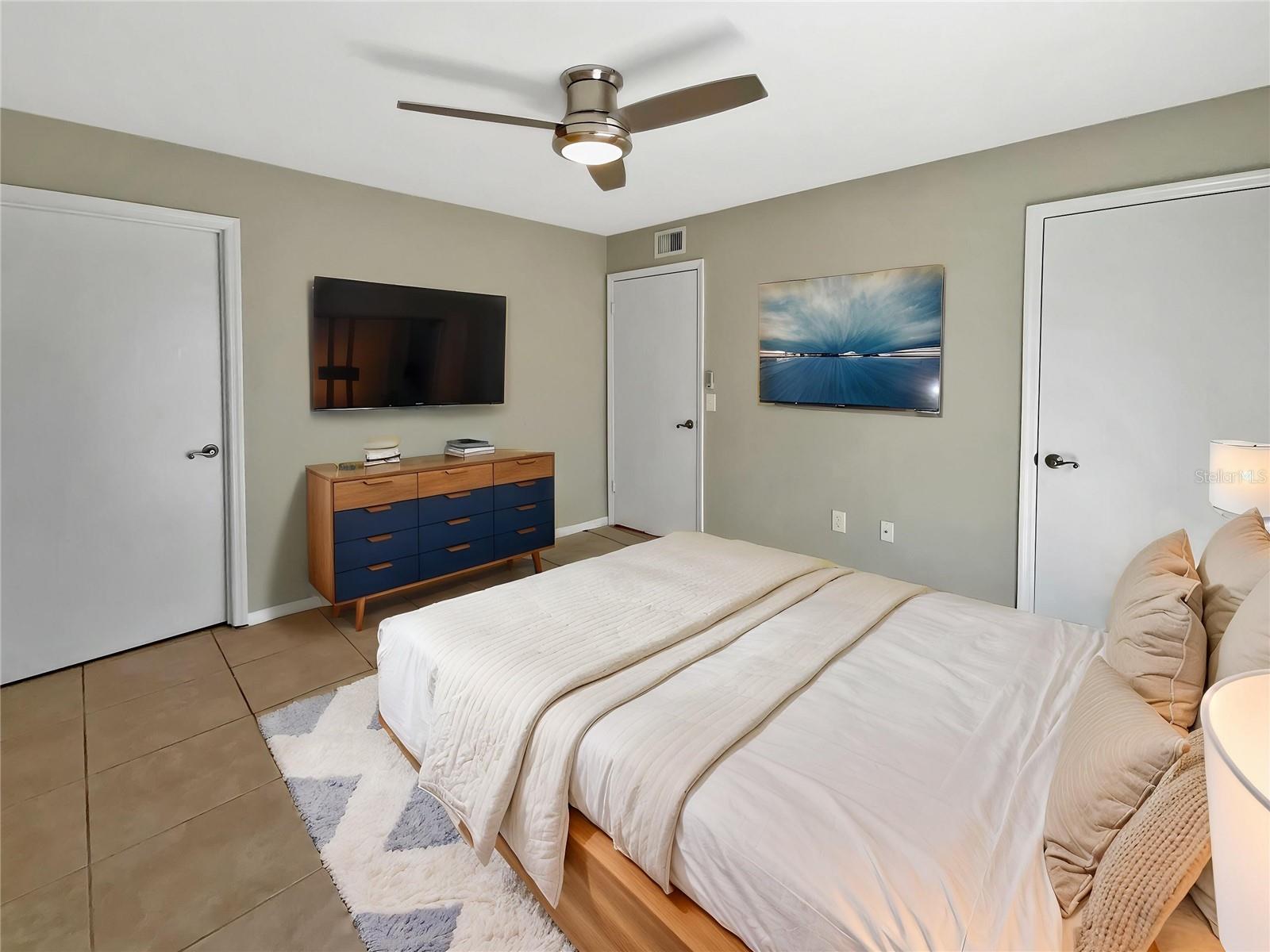 Image 9 of 28 For 9481 Highland Oak Drive 609