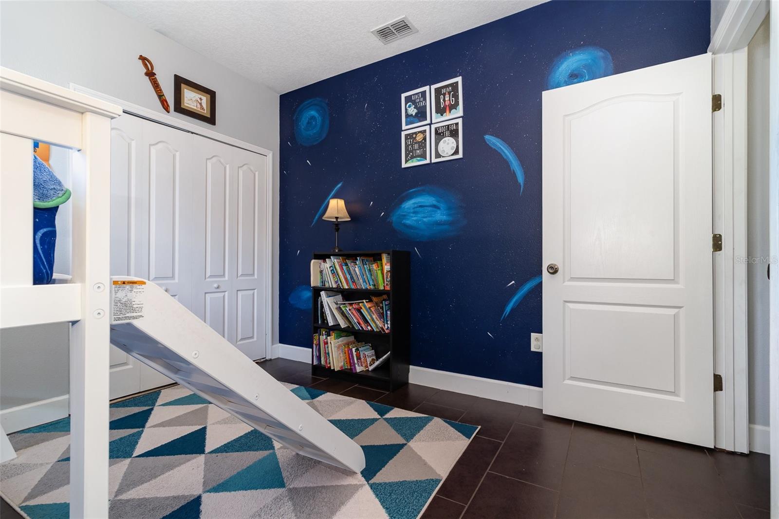 Image 18 of 36 For 2739 Village Pine Terrace
