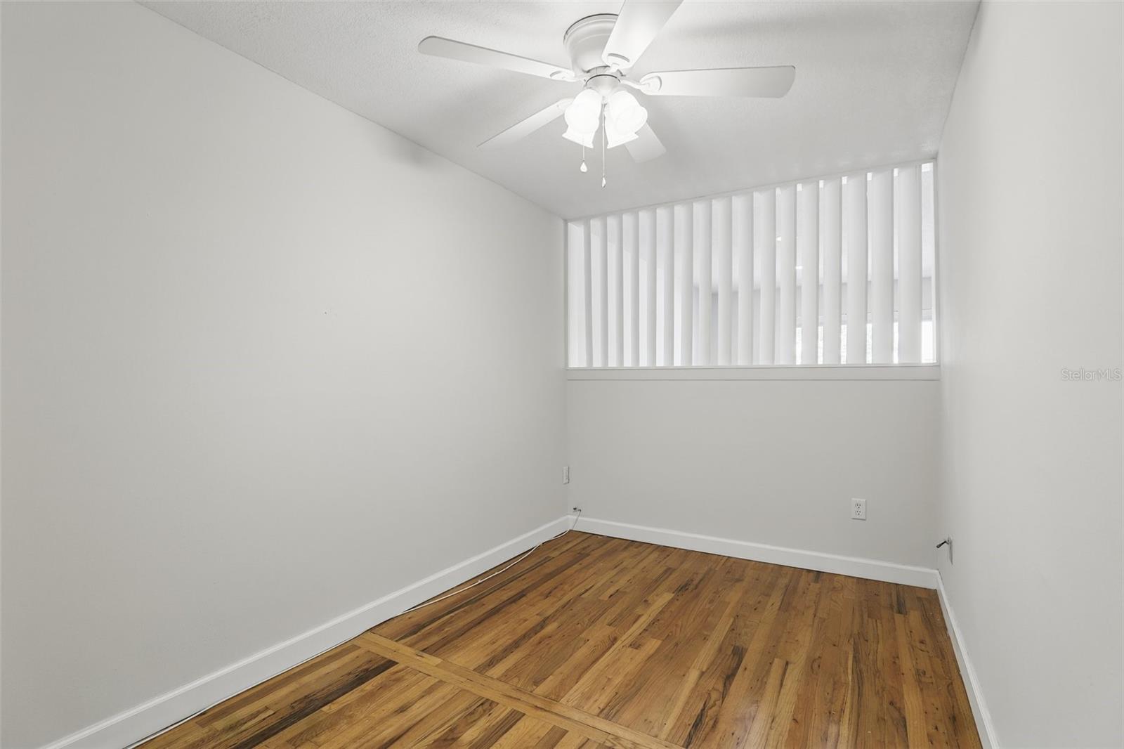 Image 15 of 24 For 320 Lakeview Street 222