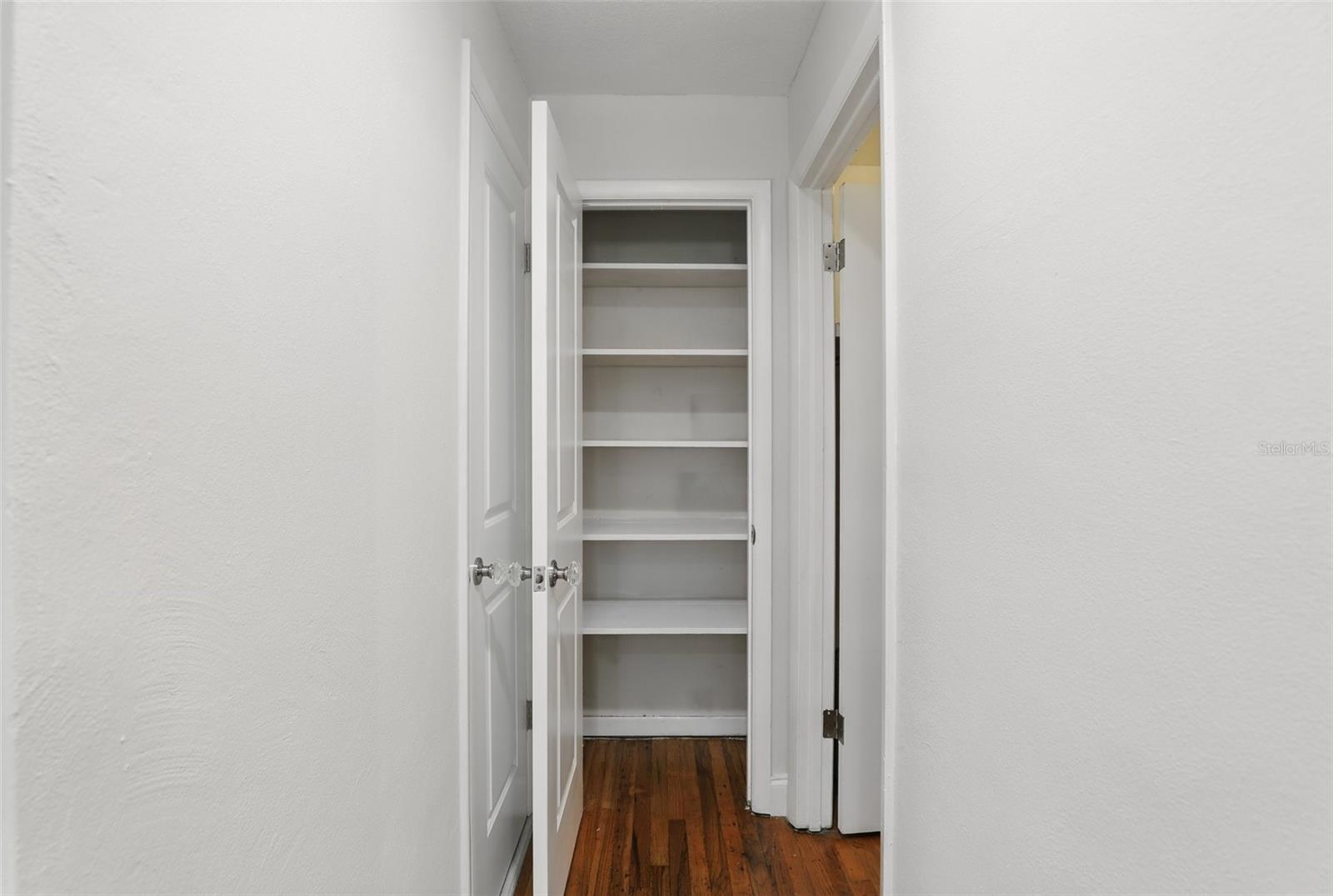 Image 18 of 24 For 320 Lakeview Street 222
