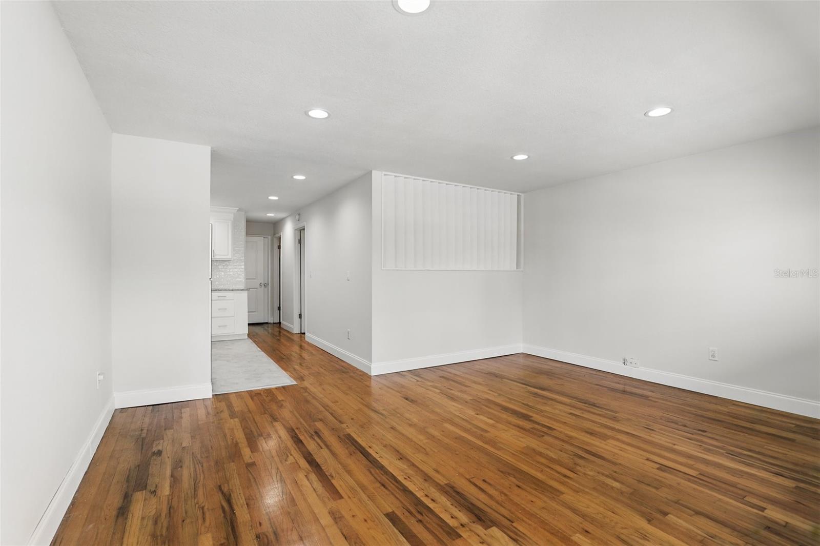 Image 8 of 24 For 320 Lakeview Street 222