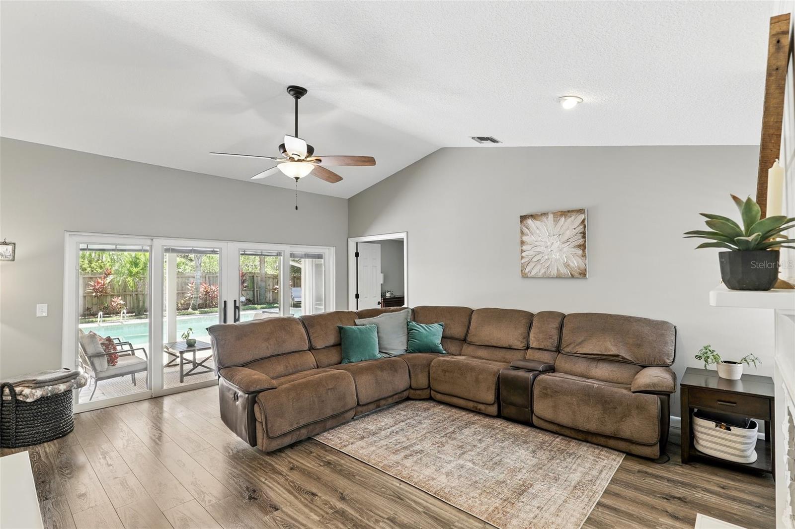 Image 13 of 41 For 1129 Golfside Drive
