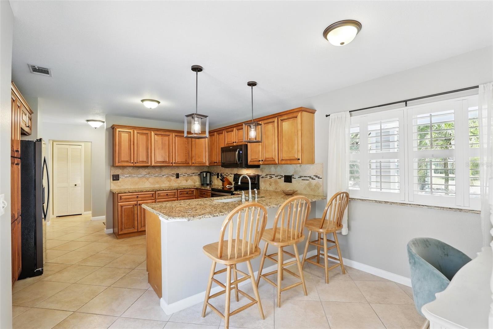 Image 18 of 41 For 1129 Golfside Drive