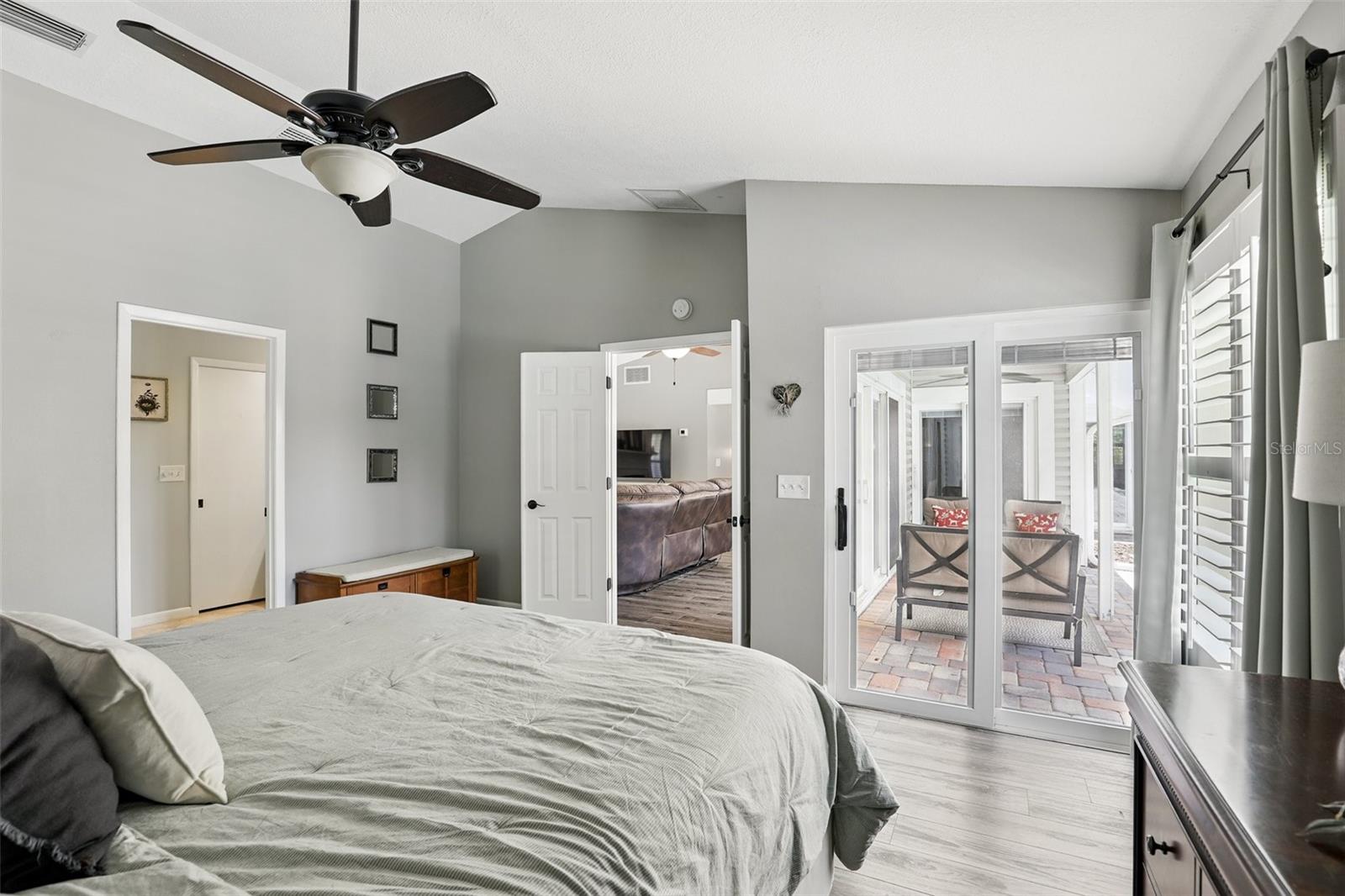 Image 23 of 41 For 1129 Golfside Drive
