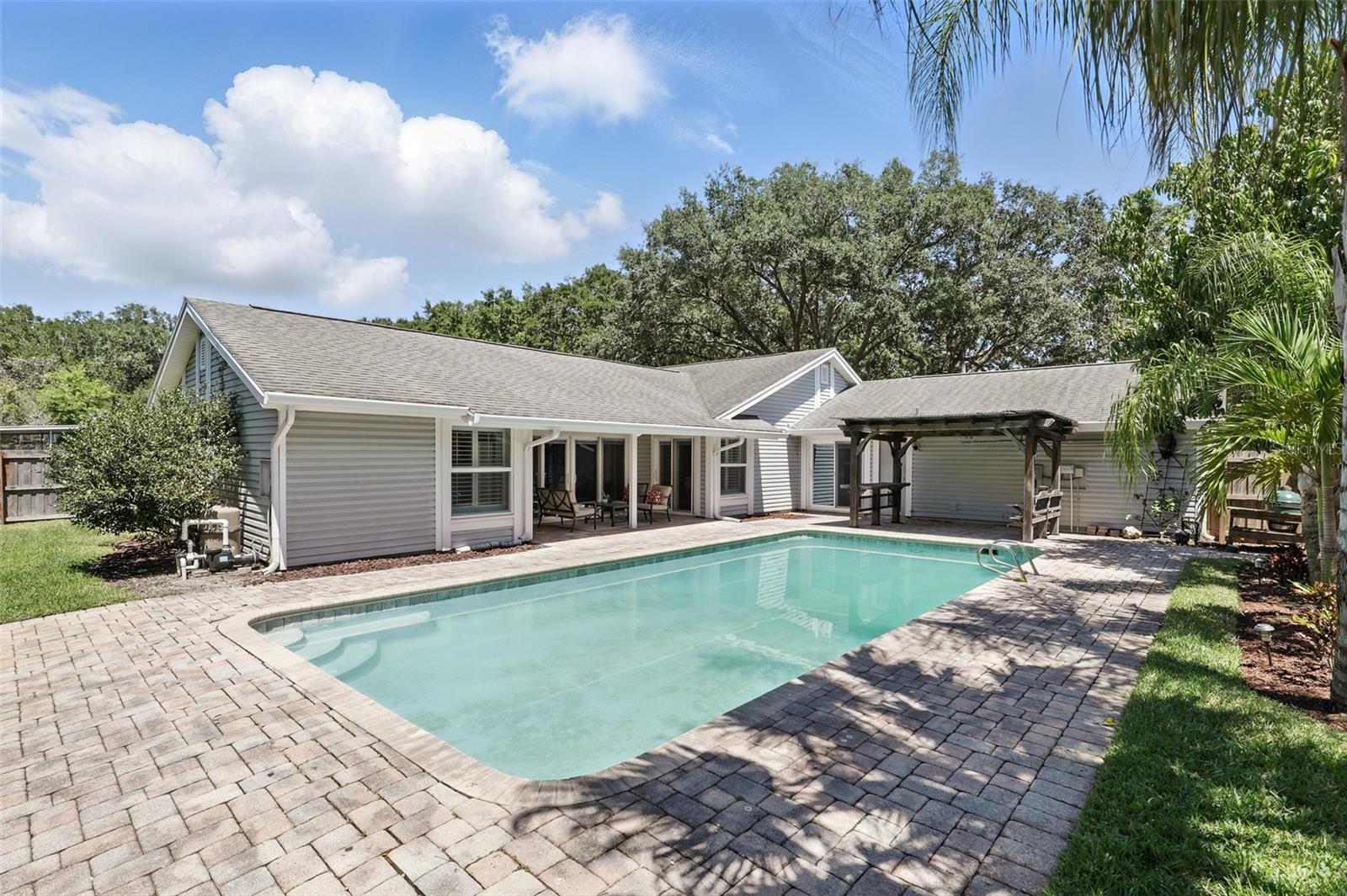 Image 34 of 41 For 1129 Golfside Drive