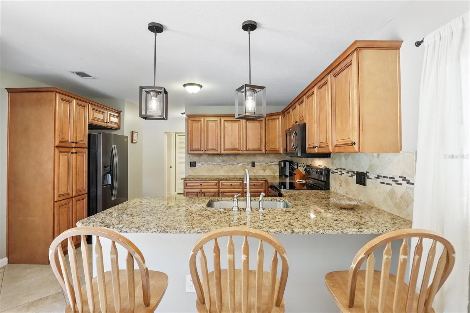 Image 4 of 41 For 1129 Golfside Drive