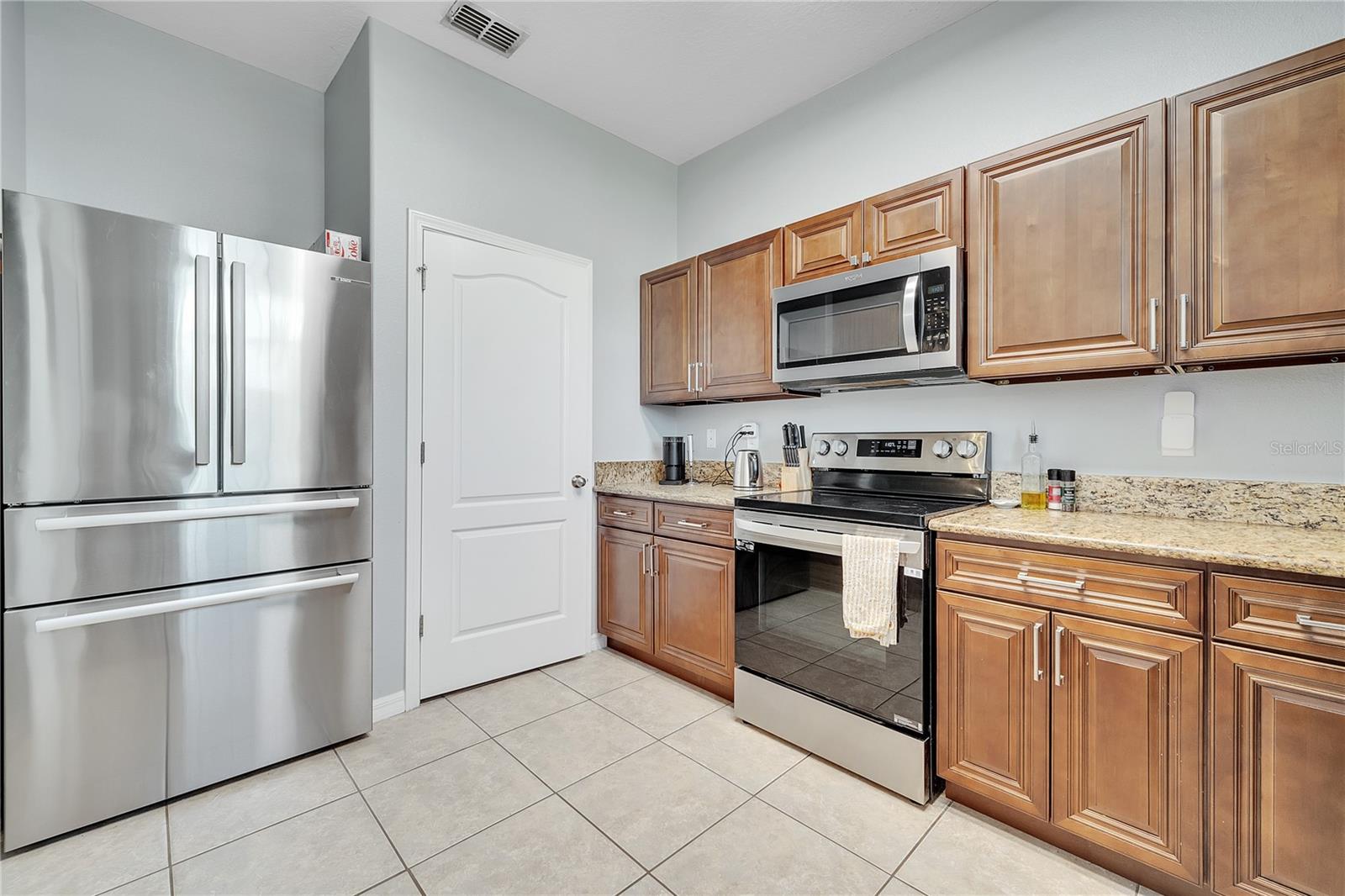 Image 10 of 40 For 1280 Priory Circle