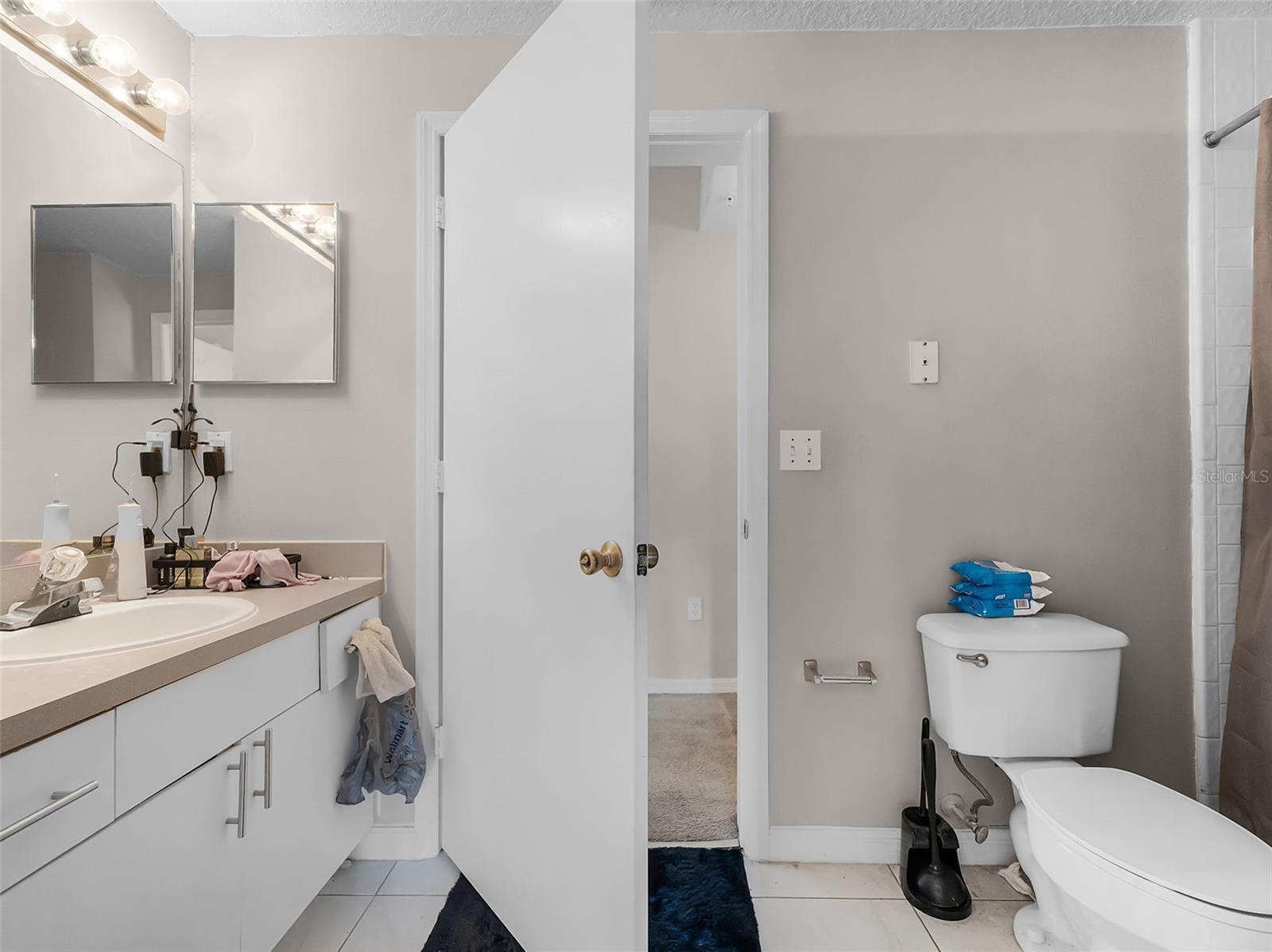 Image 14 of 24 For 5566 Metrowest Boulevard 304
