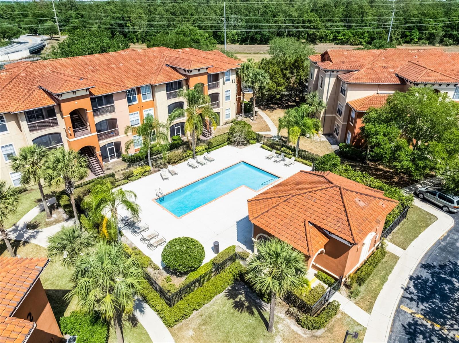 Image 18 of 24 For 5566 Metrowest Boulevard 304