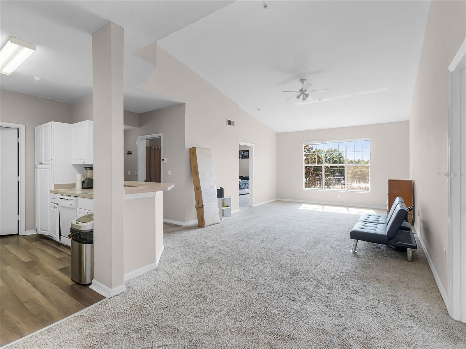 Image 7 of 24 For 5566 Metrowest Boulevard 304