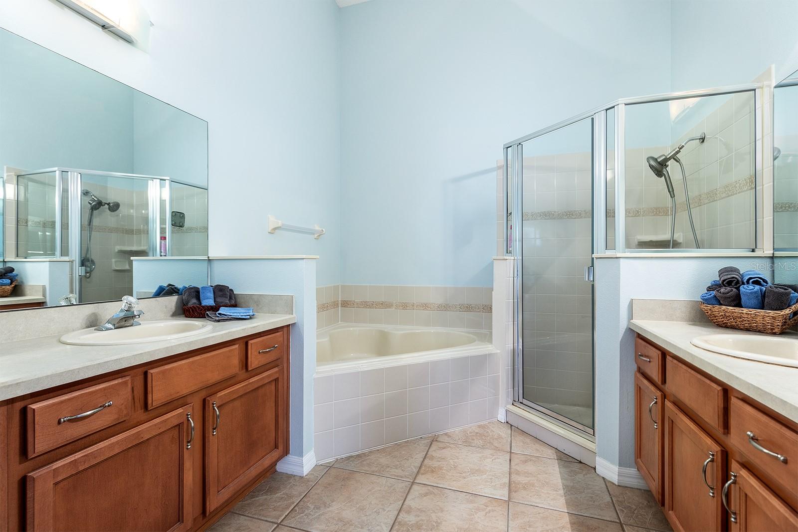 Image 13 of 24 For 1457 Waukon Circle
