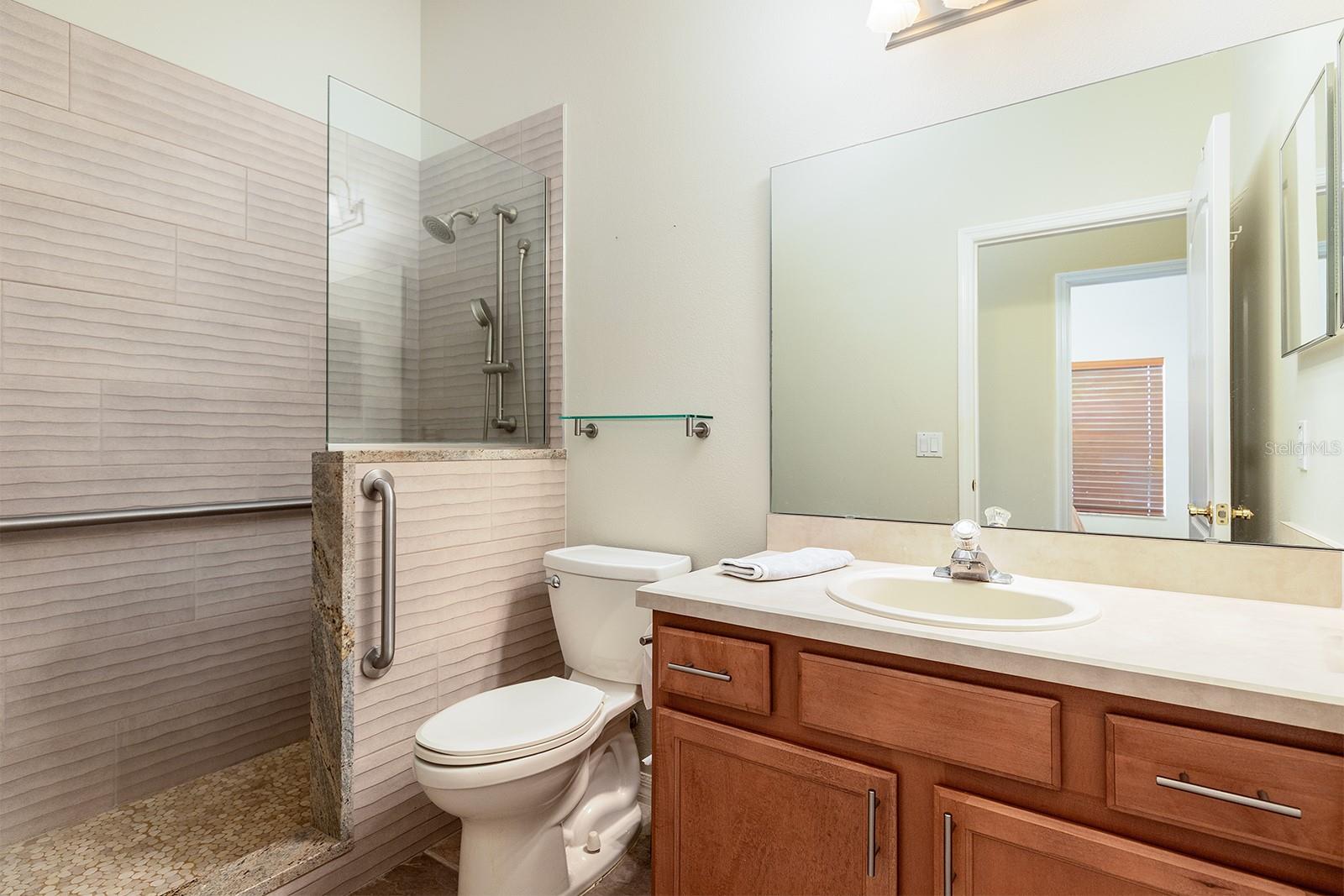 Image 17 of 24 For 1457 Waukon Circle