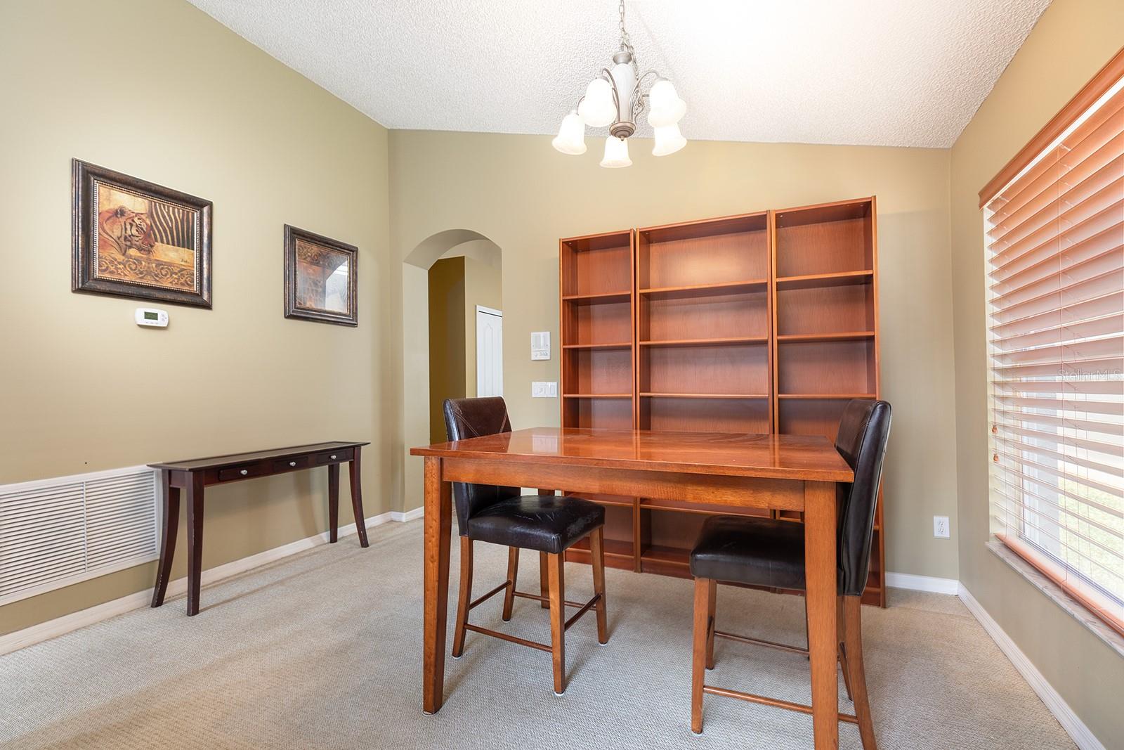 Image 5 of 24 For 1457 Waukon Circle