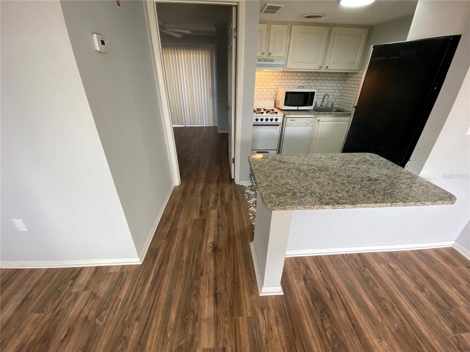 Image 4 of 6 For 122 Water Front Way 360
