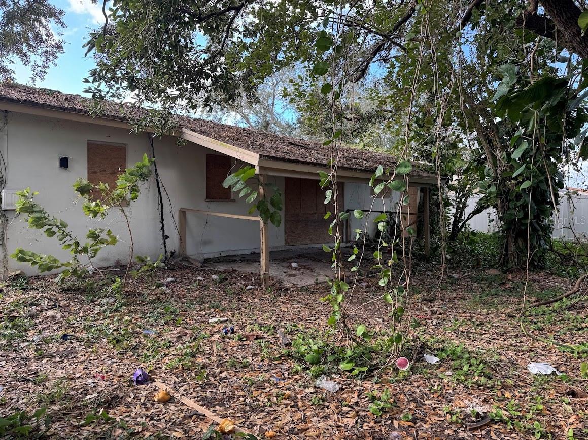 Image 13 of 13 For 2115 Messina Avenue