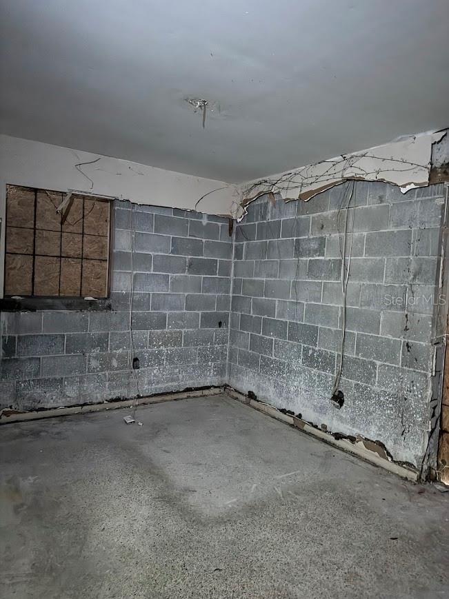 Image 3 of 13 For 2115 Messina Avenue