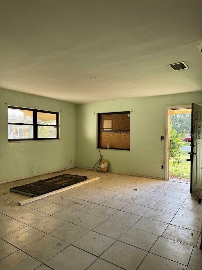 Image 6 of 13 For 2115 Messina Avenue