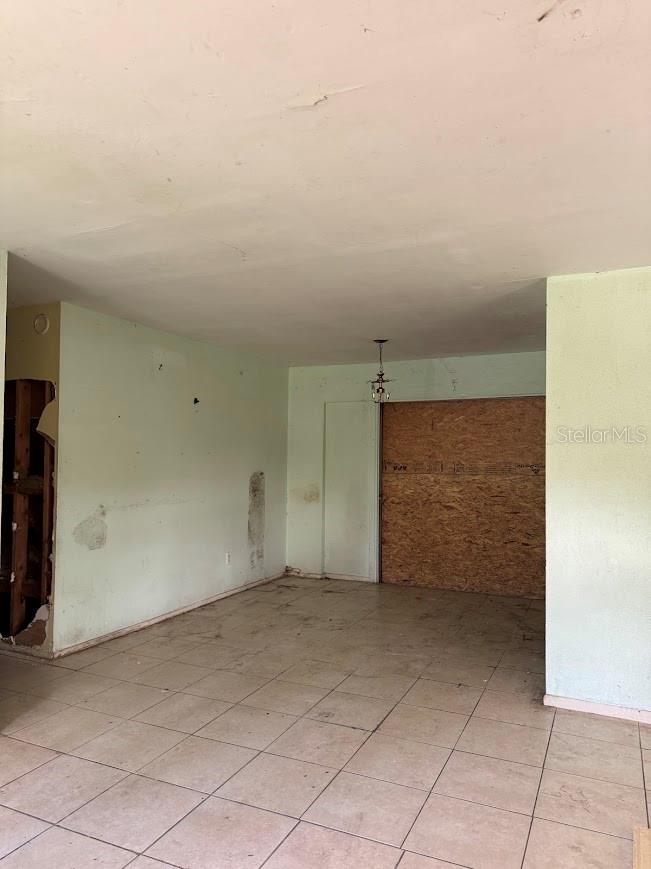 Image 7 of 13 For 2115 Messina Avenue