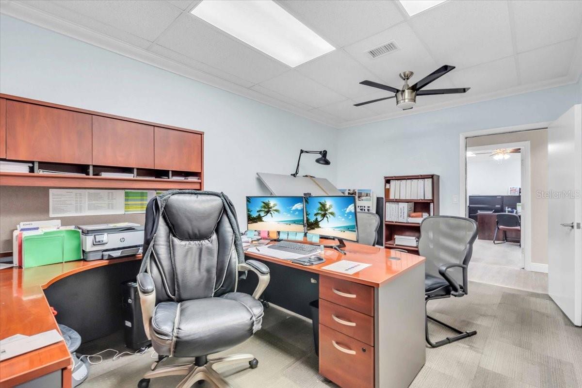 Image 11 of 30 For 3949 Evans Avenue 109