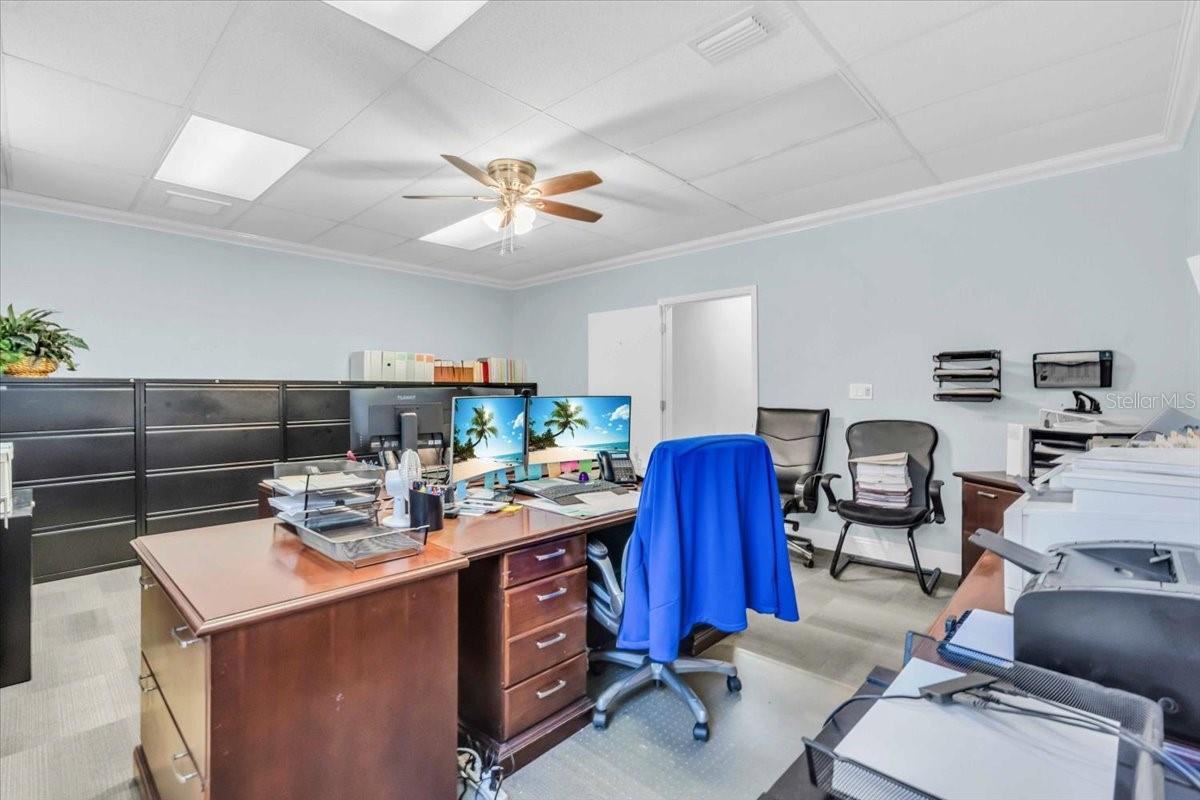 Image 19 of 30 For 3949 Evans Avenue 109