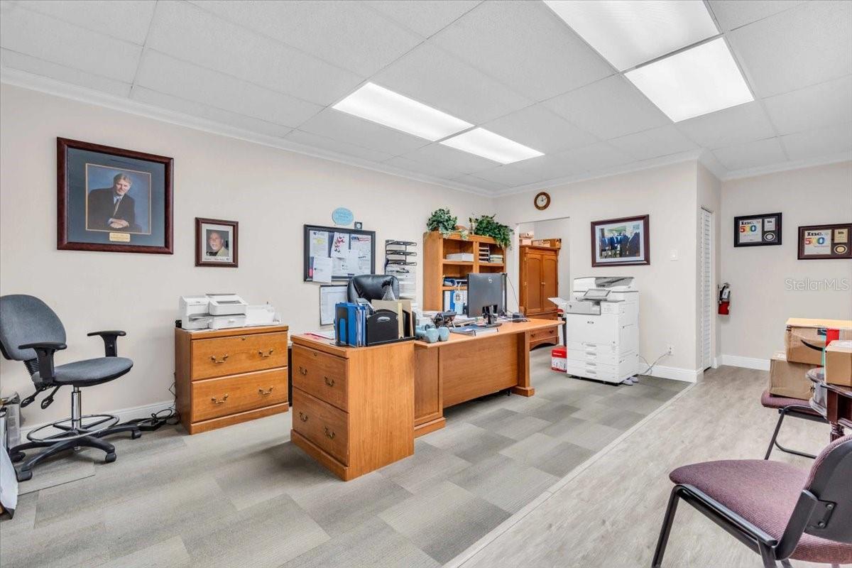 Image 5 of 30 For 3949 Evans Avenue 109