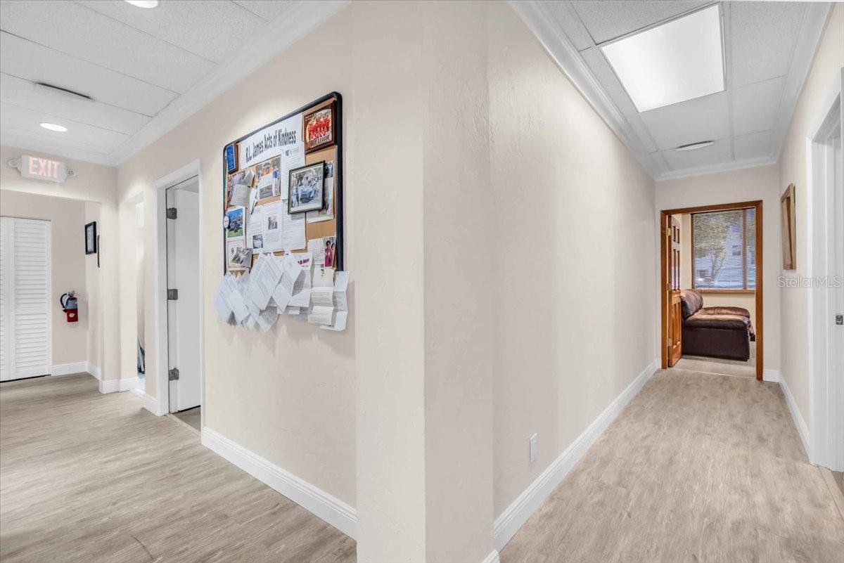 Image 6 of 30 For 3949 Evans Avenue 109