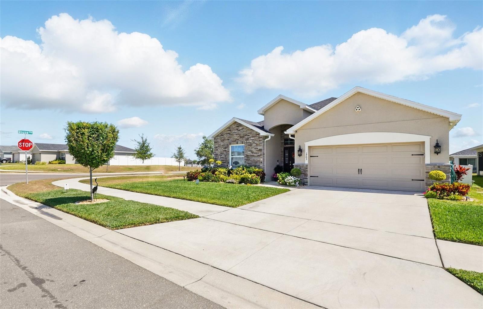 Image 4 of 38 For 1703 Daystar Drive