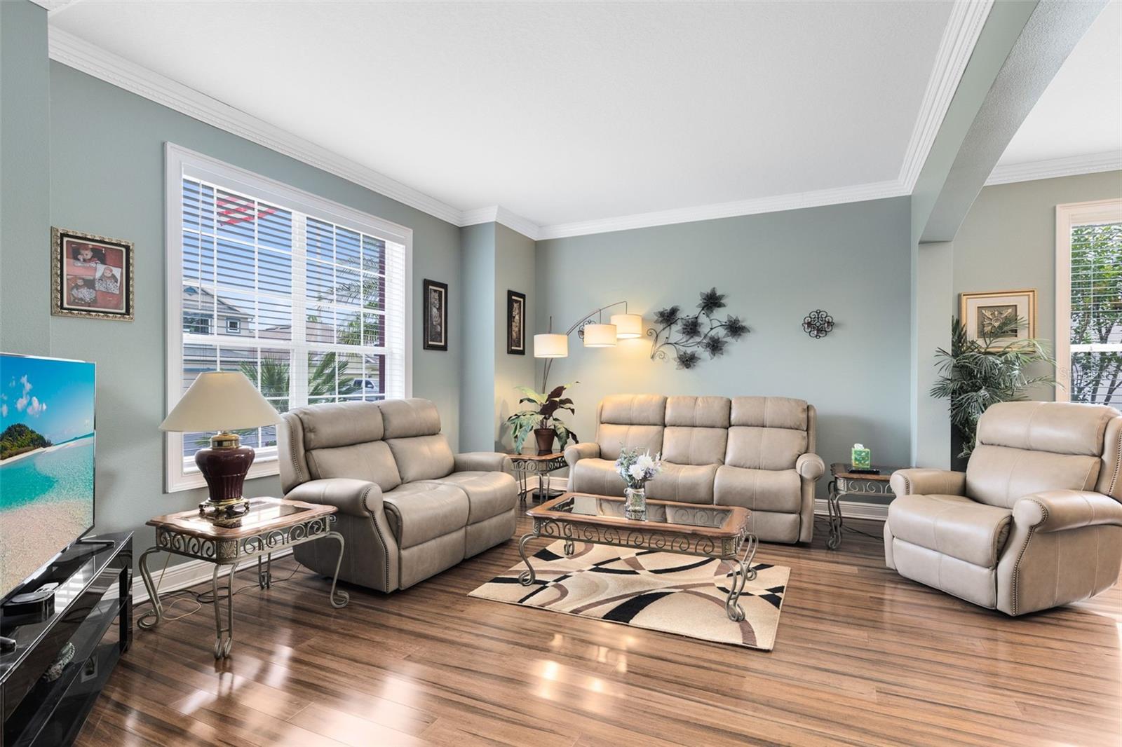 Image 10 of 37 For 613 Crownclover Avenue