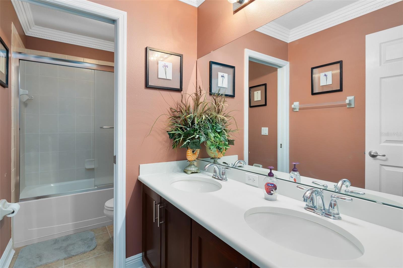 Image 23 of 37 For 613 Crownclover Avenue