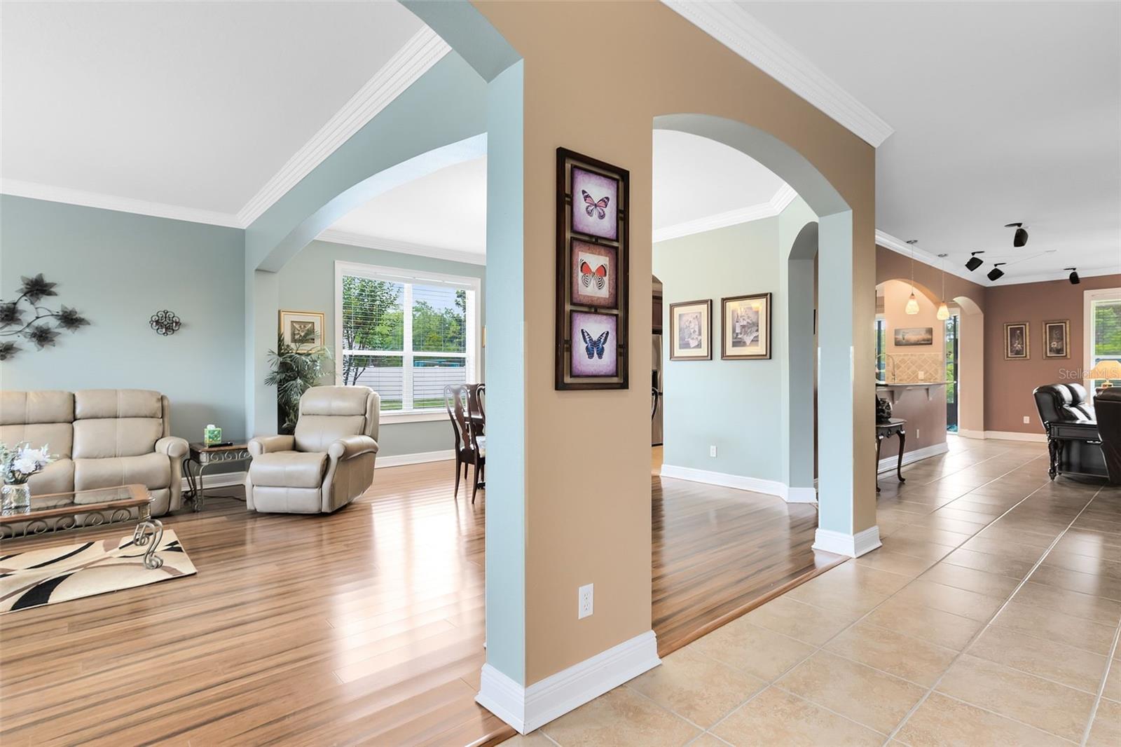 Image 9 of 37 For 613 Crownclover Avenue